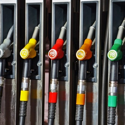 На АЗС цены на бензин и дизтопливо продолжают расти0